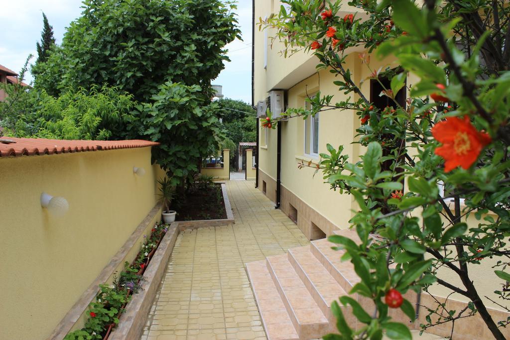 Zlatna Ribka Hotel Chernomorets Exterior foto